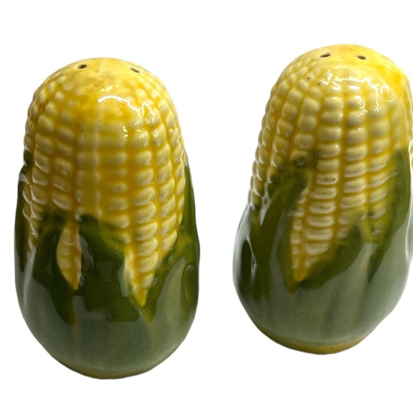 Vintage Shawnee Pottery King Corn Salt & Pepper Shakers - Picture 1 of 5